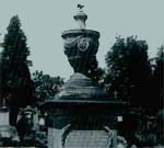 Grabmal der Familie Stock auf dem Neustädter Friedhof (Bild um 1935).